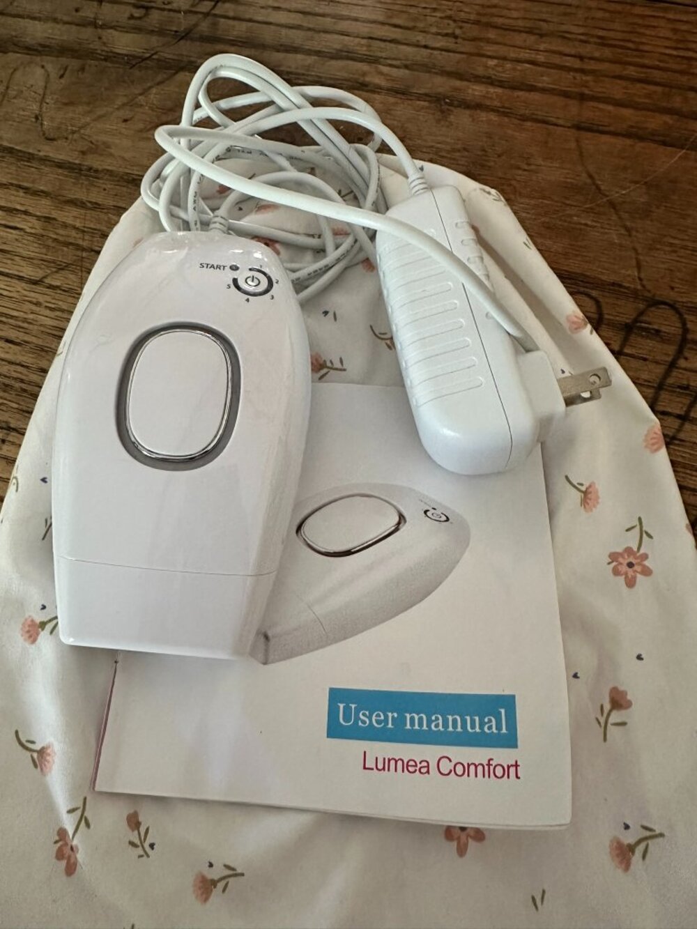 IPL Hair Removal Instrument - White New in cloth bag